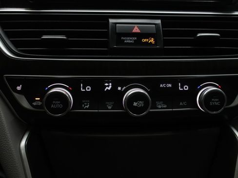 Used 2018 Honda Accord EX image 21