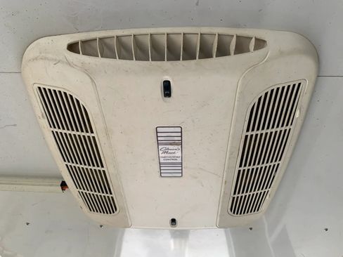 Used 2019 Ford E-350 and Econoline 350 Super Duty RWD image 35