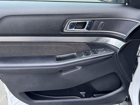Used 2018 Ford Explorer XLT w/ Equipment Group 202A image 35