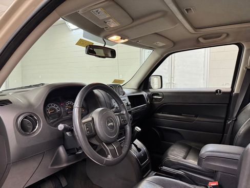 Used 2017 Jeep Patriot High Altitude FWD image 12