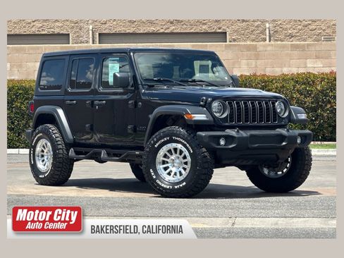 Used 2025 Jeep Wrangler Unlimited Sport AWD/4WD image 1