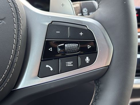 Used 2026 BMW X7 xDrive40i w/ M Sport Package image 22