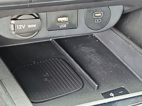 Certified 2025 Hyundai Elantra SEL FWD image 24