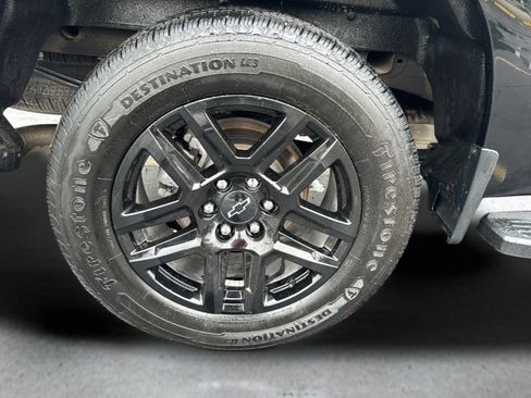 Used 2023 Chevrolet Silverado 1500 Custom w/ LPO, Dark Essentials Package RWD image 19