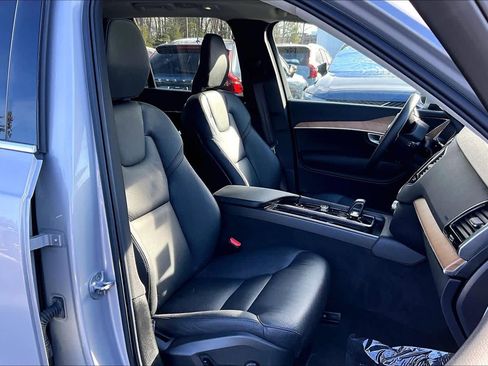 Certified 2024 Volvo XC90 B6 Plus image 8