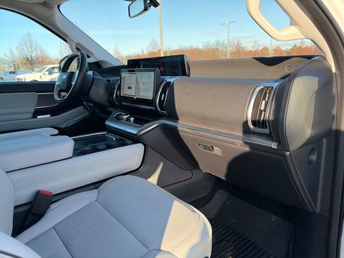 Used 2025 Ford Expedition Max Platinum w/ Platinum Ultimate Package image 19