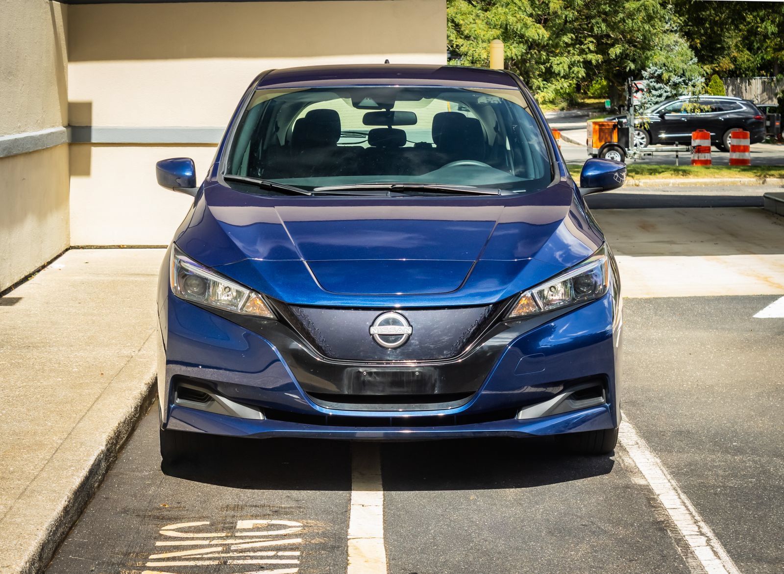 Used 2025 Nissan Leaf S FWD image 2