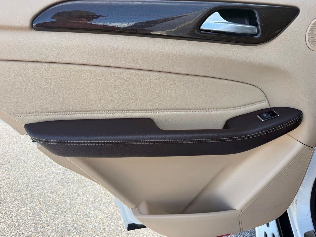 Used 2017 Mercedes-Benz GLE 350 image 23