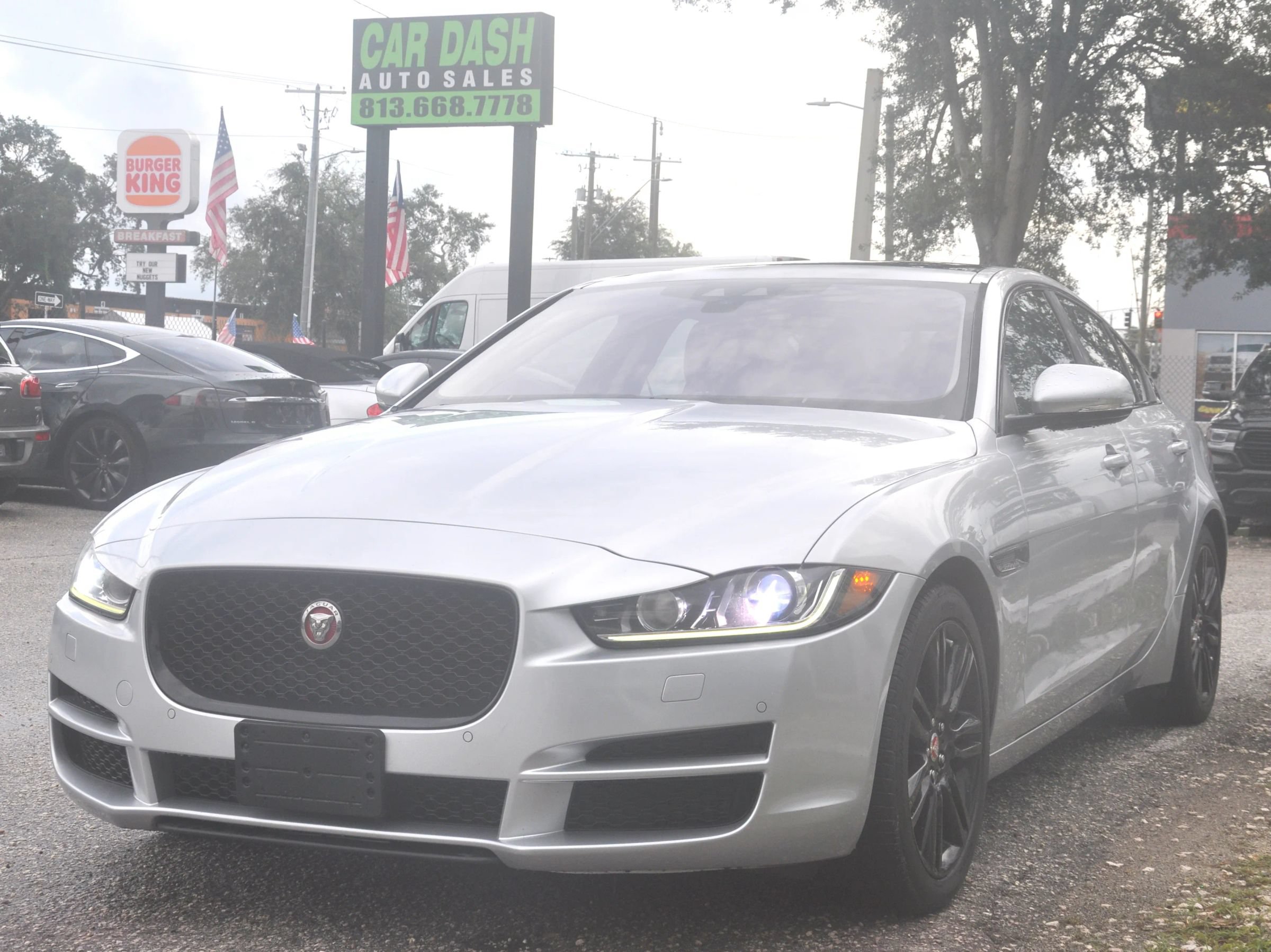 Used 2017 Jaguar XE Prestige RWD image 1