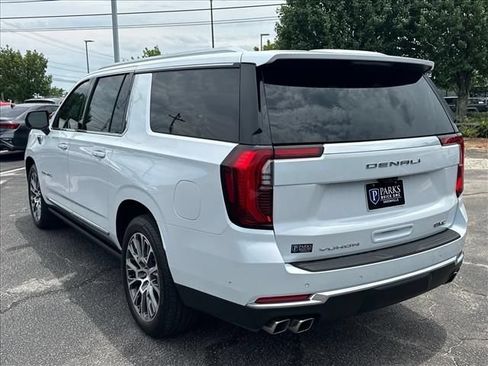 New 2026 GMC Yukon XL Denali w/ Denali Reserve Package AWD/4WD image 8