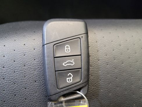 Used 2019 Volkswagen Jetta SEL FWD image 32