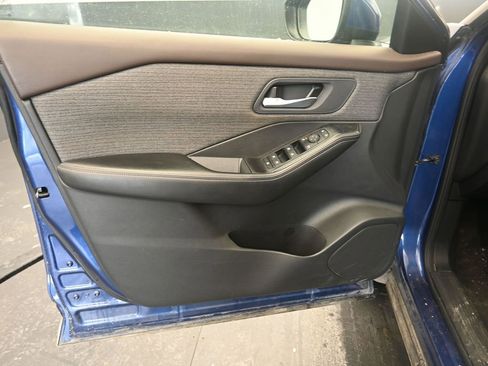 Used 2023 Nissan Rogue SV image 20