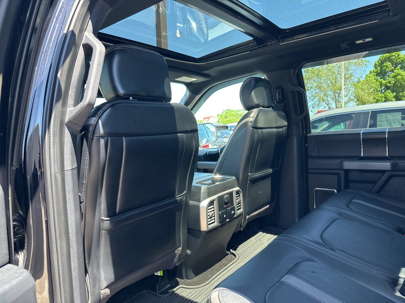 Used 2020 Ford F150 Platinum w/ Equipment Group 701A Luxury AWD/4WD image 26