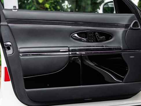 Used 2008 Maybach 57 S image 10