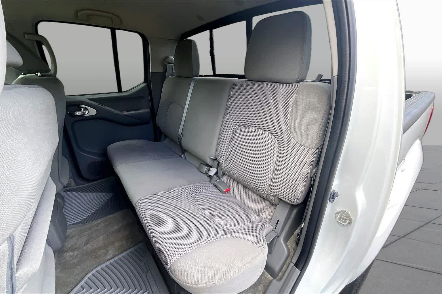 Used 2018 Nissan Frontier SV w/ Value Truck Package RWD image 20