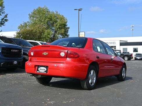 Used 2005 Chevrolet Cavalier Sedan w/ Preferred Equipment Group FWD image 5