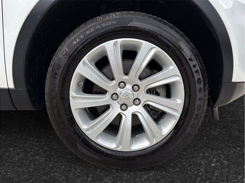 Used 2019 Land Rover Discovery Sport SE AWD/4WD image 13