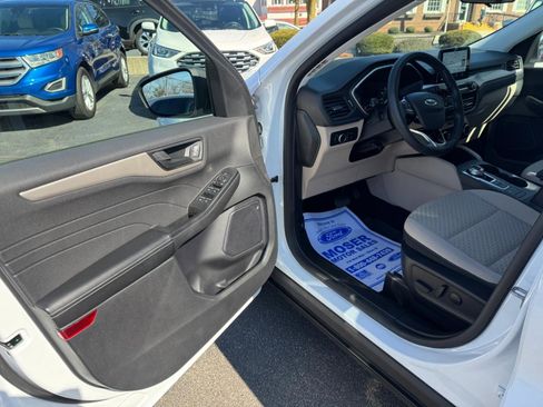 Used 2022 Ford Escape SE w/ Convenience Package image 9