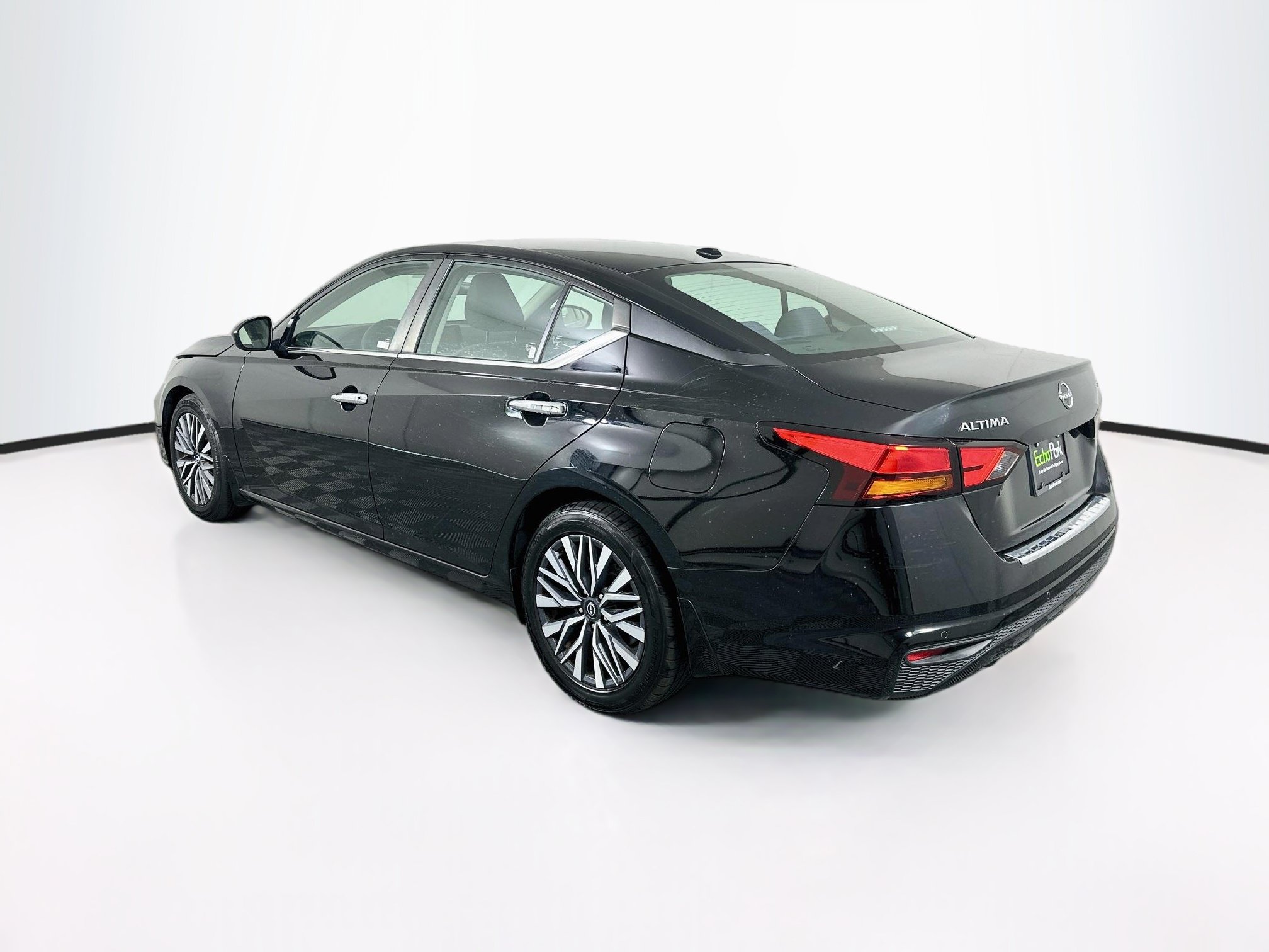 Used 2023 Nissan Altima 2.5 SV FWD image 5