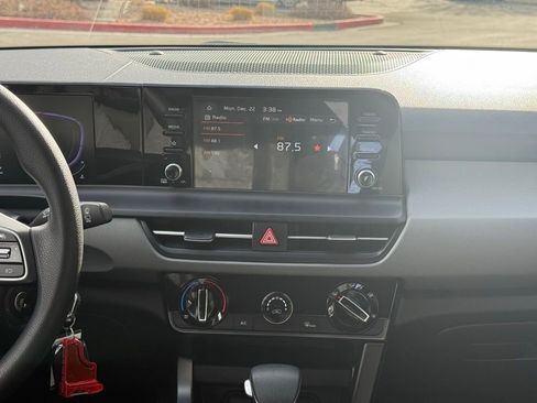 Used 2025 Kia Seltos LX image 13