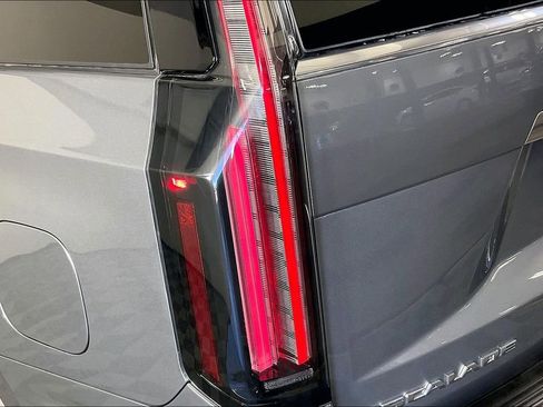 Used 2025 Cadillac Escalade Premium Luxury image 43