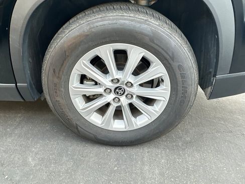 Certified 2025 Toyota Grand Highlander AWD image 4