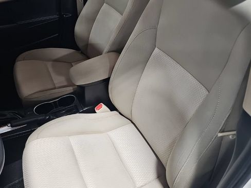 Used 2014 Toyota Corolla LE FWD image 4