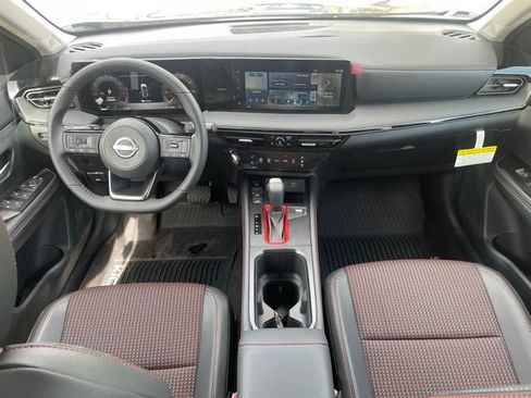 Certified 2025 Nissan Kicks SR FWD image 14