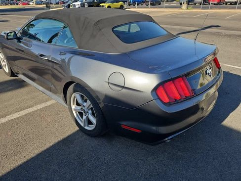 Used 2016 Ford Mustang Convertible RWD image 5