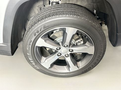 Used 2022 Jeep Grand Cherokee Limited 4xe AWD/4WD image 11