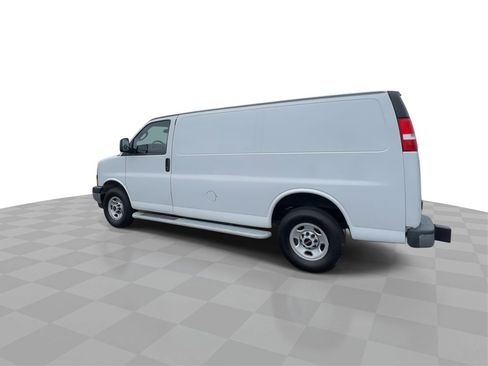 Used 2022 GMC Savana 2500 w/ Driver Convenience Package image 5
