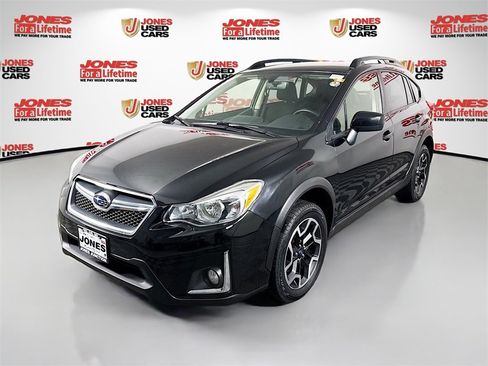 Used 2017 Subaru Crosstrek 2.0i Premium image 11