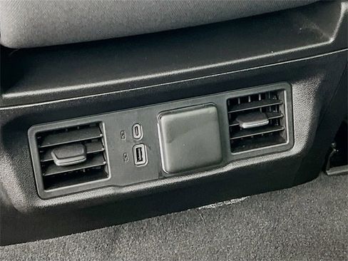 Used 2023 Chevrolet Silverado 1500 LT image 32