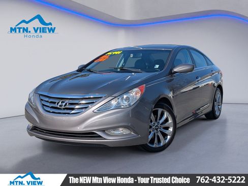 Used 2011 Hyundai Sonata SE image 1