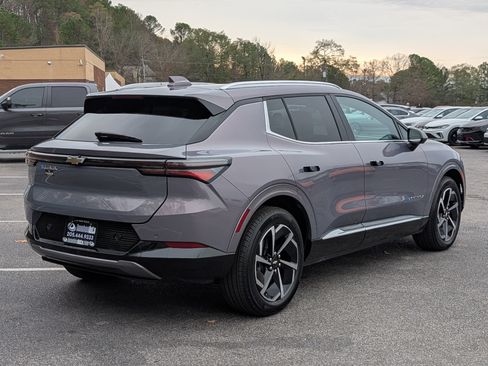 Used 2025 Chevrolet Equinox EV LT w/ Convenience Package image 9