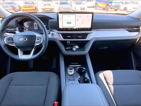 Certified 2025 Ford Explorer Active image 16
