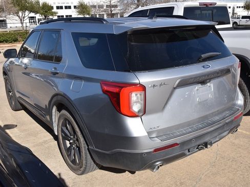 Used 2021 Ford Explorer XLT w/ Equipment Group 202A image 7