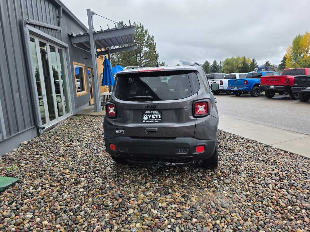 Used 2018 Jeep Renegade Altitude AWD/4WD image 9