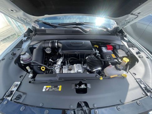 Used 2025 Jeep Compass Limited image 32