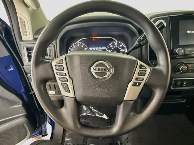 Used 2022 Nissan Titan SV RWD image 12