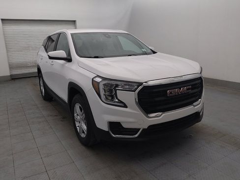 Used 2024 GMC Terrain SLE image 13