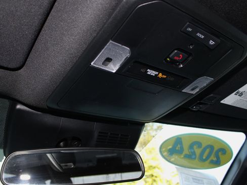 Used 2024 Toyota Tacoma SR image 32