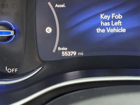 Used 2024 Chrysler Pacifica Select image 20