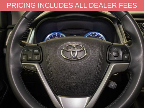 Used 2016 Toyota Highlander XLE FWD image 21