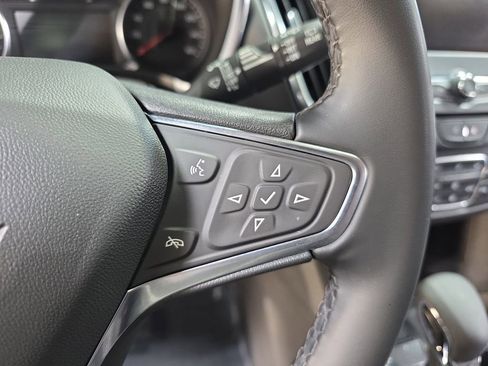 Used 2024 Chevrolet Equinox LT image 18