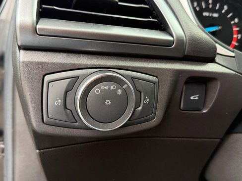 Used 2016 Ford Fusion S FWD image 32