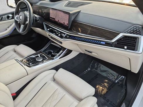 Used 2024 BMW X7 M60i AWD/4WD image 24