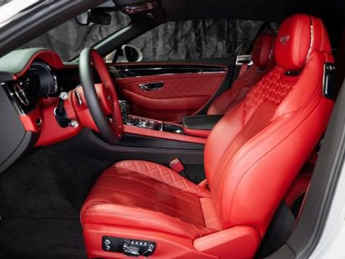 Used 2022 Bentley Continental GT image 4