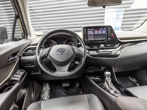 Used 2021 Toyota C-HR Limited FWD image 11
