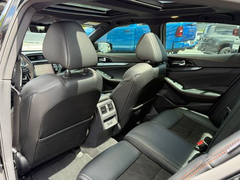 Used 2023 Nissan Maxima SR w/ Sport Mat Group FWD image 21